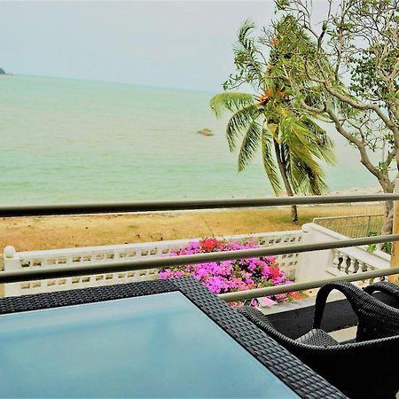 G&T'S Beach Front Villa Tanjung Bungah  Bagian luar foto