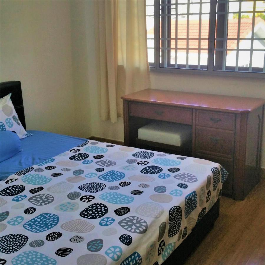 G&T'S Beach Front Villa Tanjung Bungah  Bagian luar foto