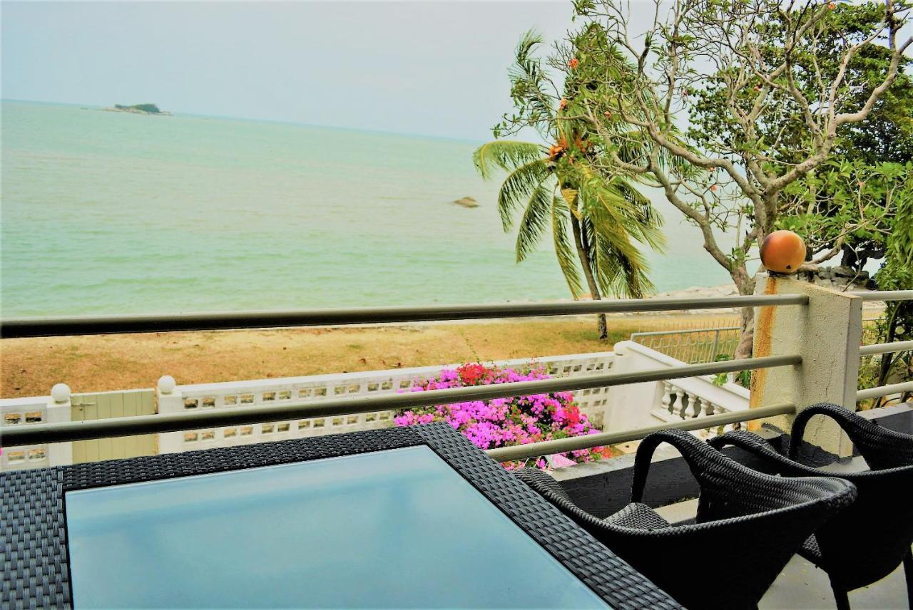 G&T'S Beach Front Villa Tanjung Bungah  Bagian luar foto